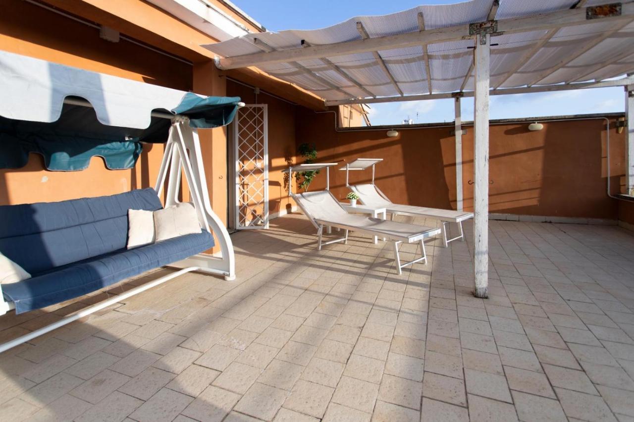 Casa Aurora - Terrazza Con Vista San Pietro Lägenhet Rom Exteriör bild
